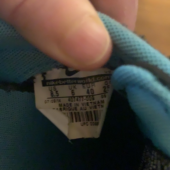 Nike sneakers - Picture 8 of 11